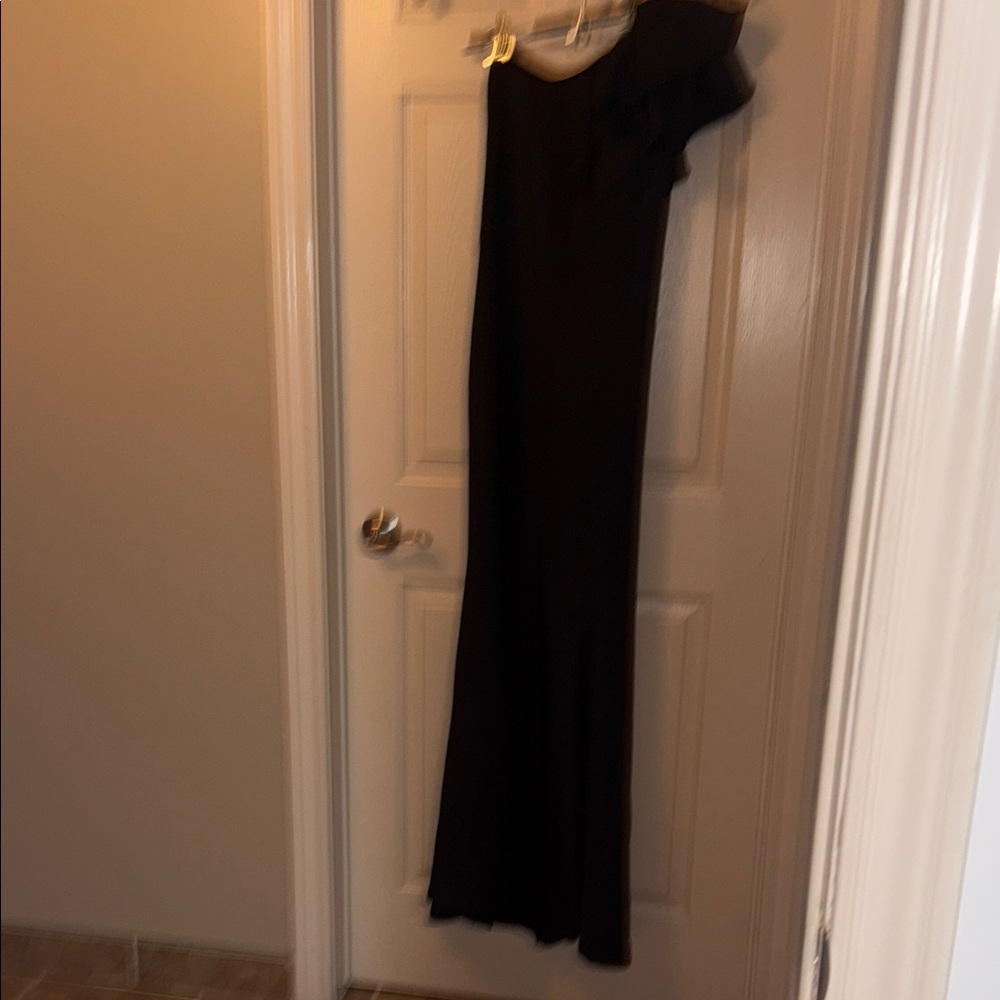 Elegant Black One-Shoulder Dress